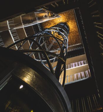 elevator-5166361_1920 elevator-5166361_1920
